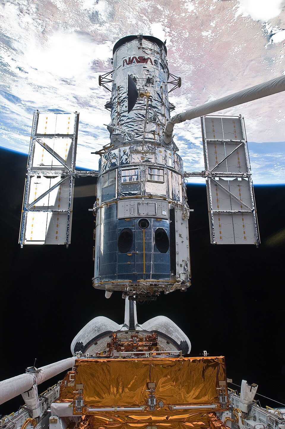 Telescopio espacial Hubble liberado en órbita