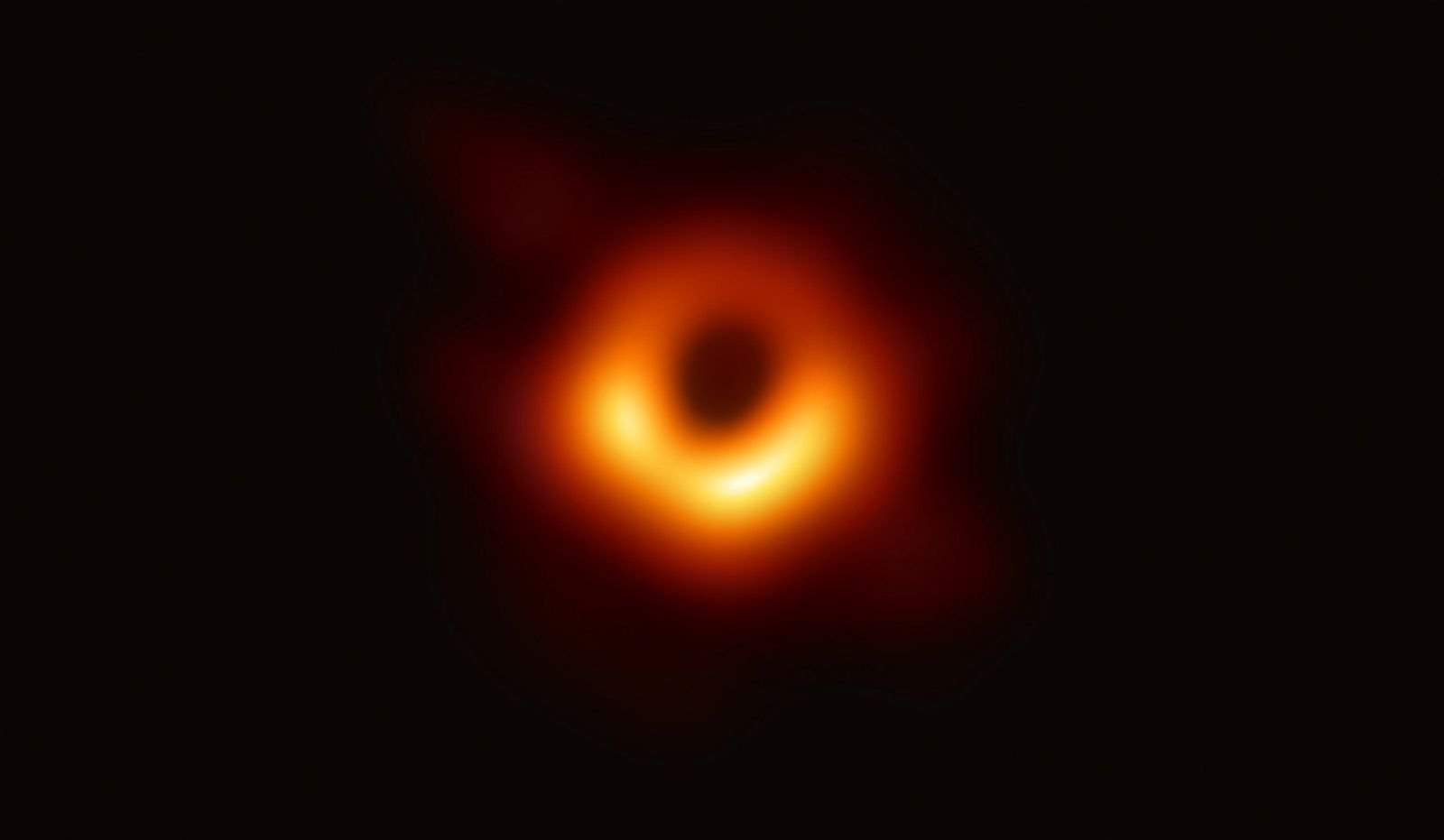 Primera imagen de la sombra del agujero negro M87 estrella