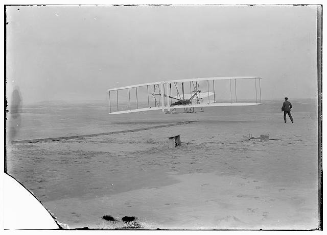 Primer vuelo controlado de los hermanos Wright